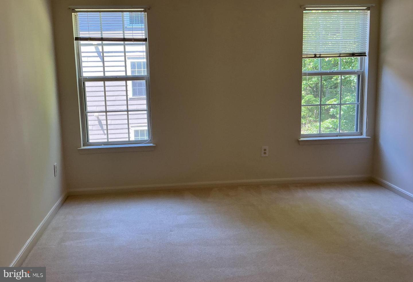 127 Timberbrook Ln #202 Property Photo 18
