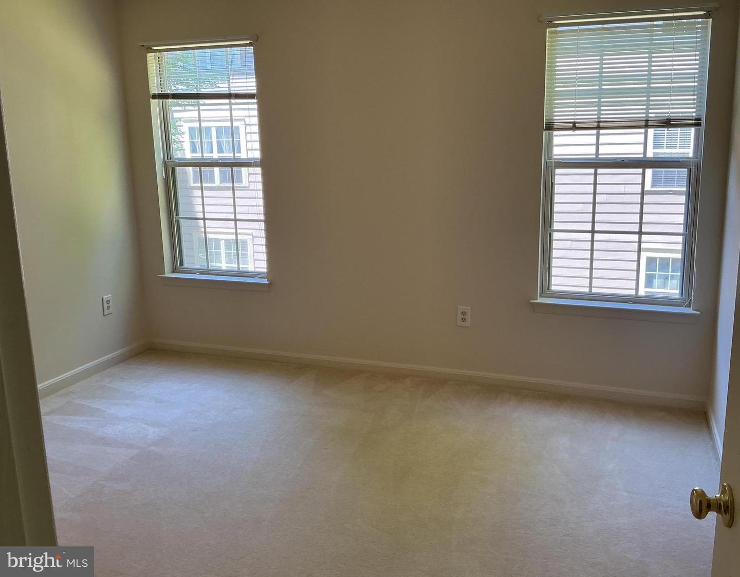127 Timberbrook Ln #202 Property Photo 20
