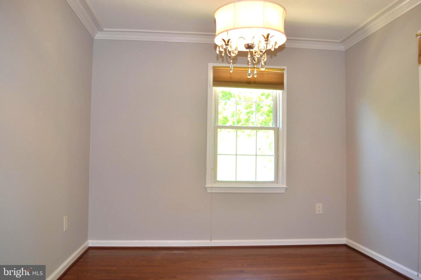 1 Ingleside Ct Property Photo 4