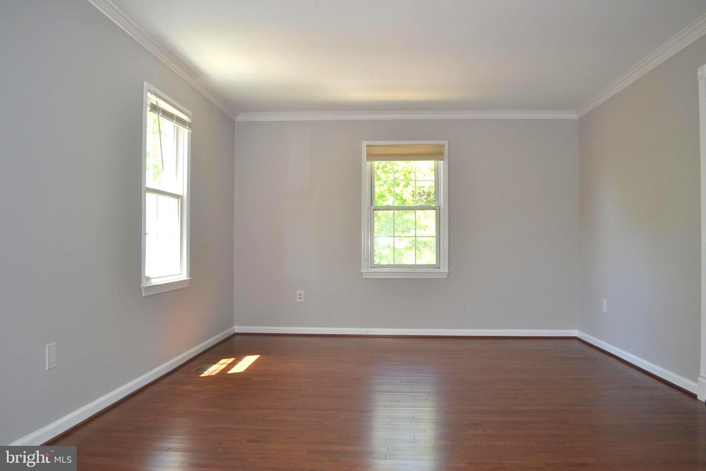 1 Ingleside Ct Property Photo 6