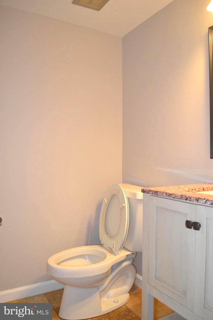1 Ingleside Ct Property Photo 7