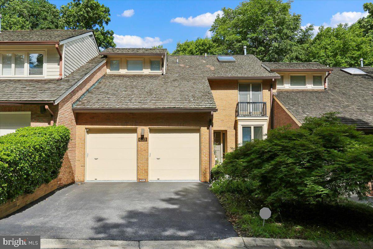 6113 Goldtree Way Property Photo 1