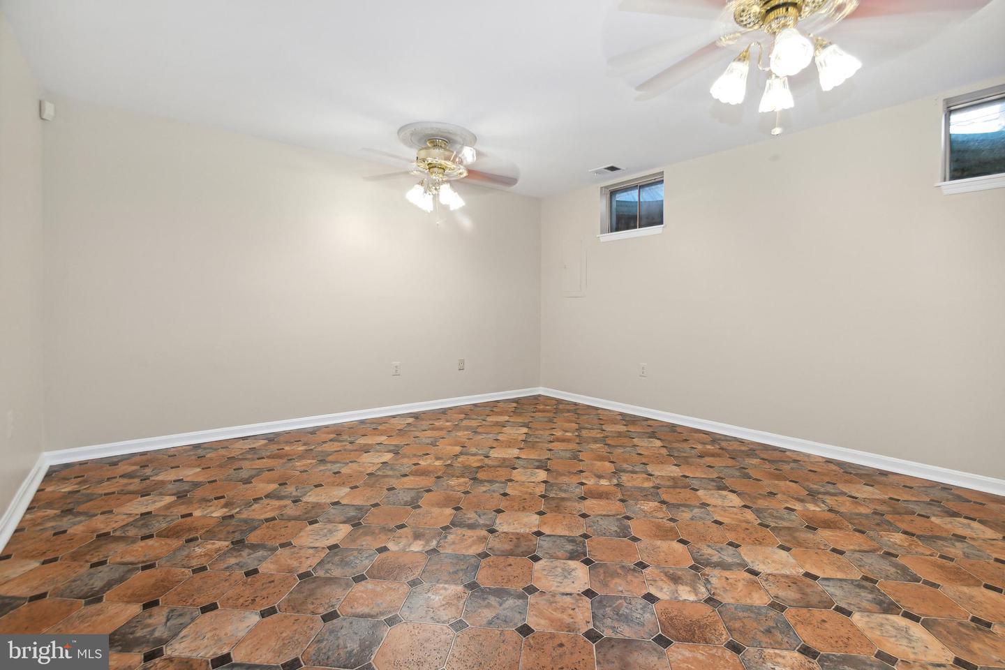 2 Hugo Ct Property Photo 24