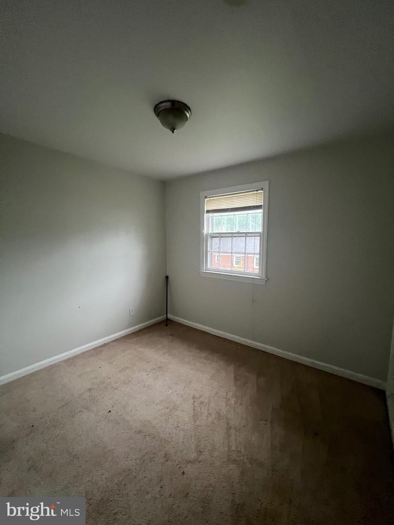 1760 E West Hwy #1760 Property Photo 9