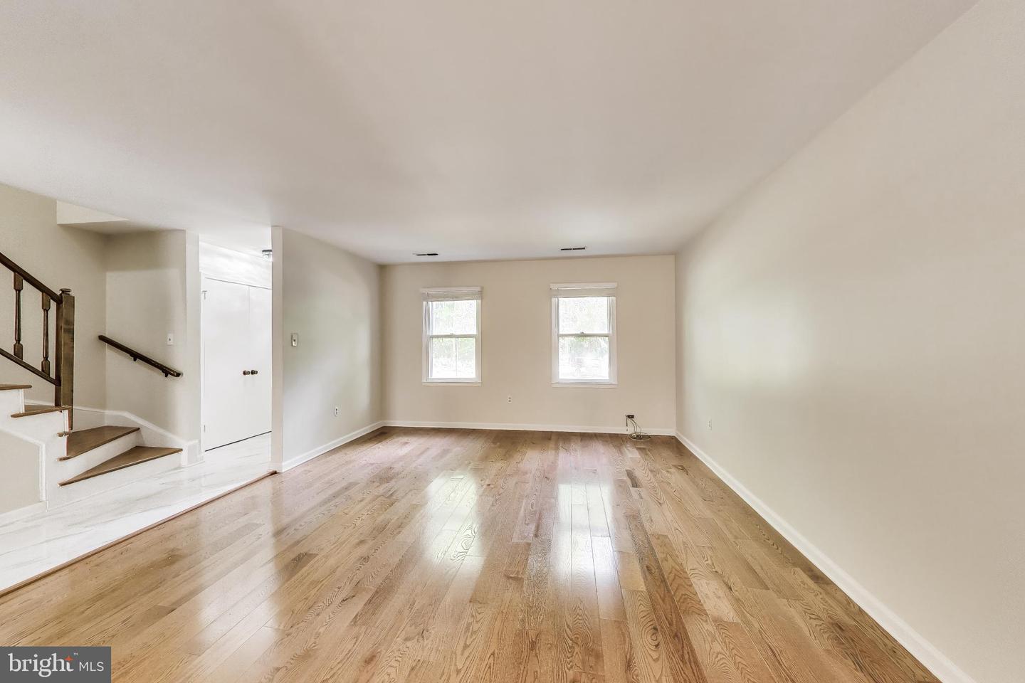 7709 Heatherton Ln Property Photo 7