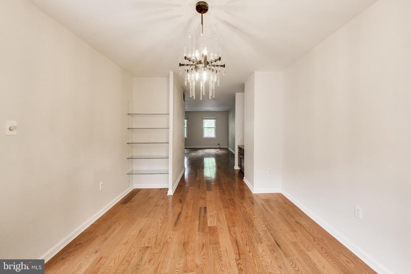7709 Heatherton Ln Property Photo 10