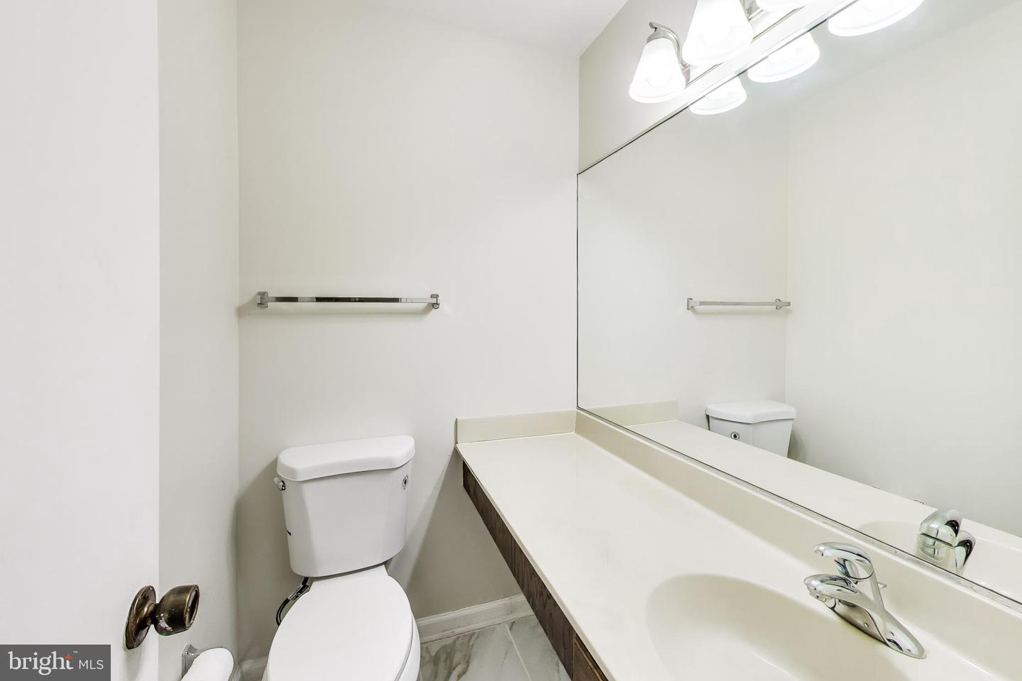 7709 Heatherton Ln Property Photo 15