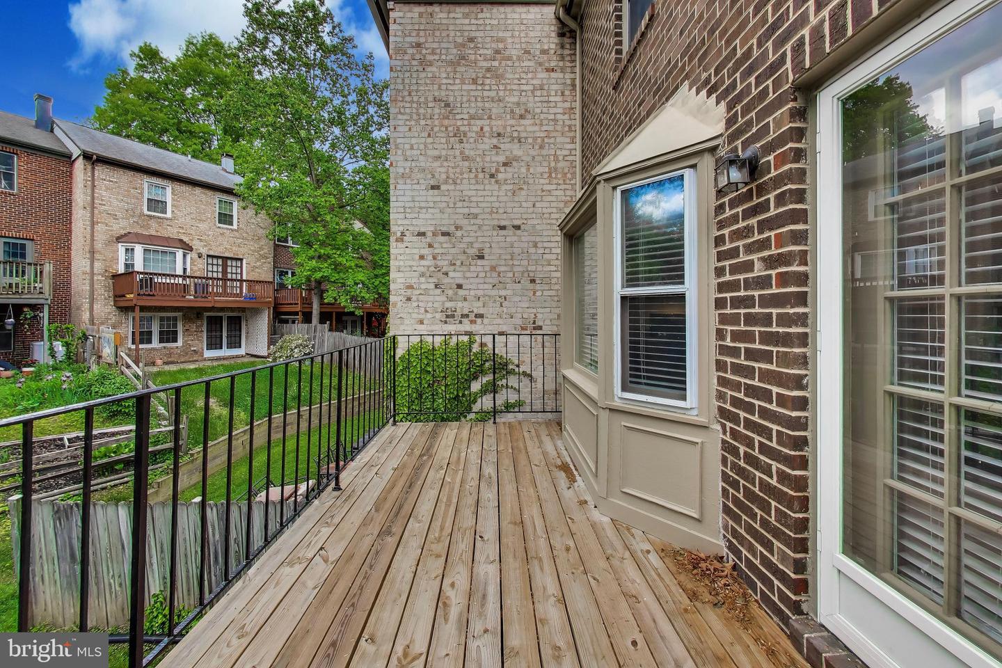 7709 Heatherton Ln Property Photo 16