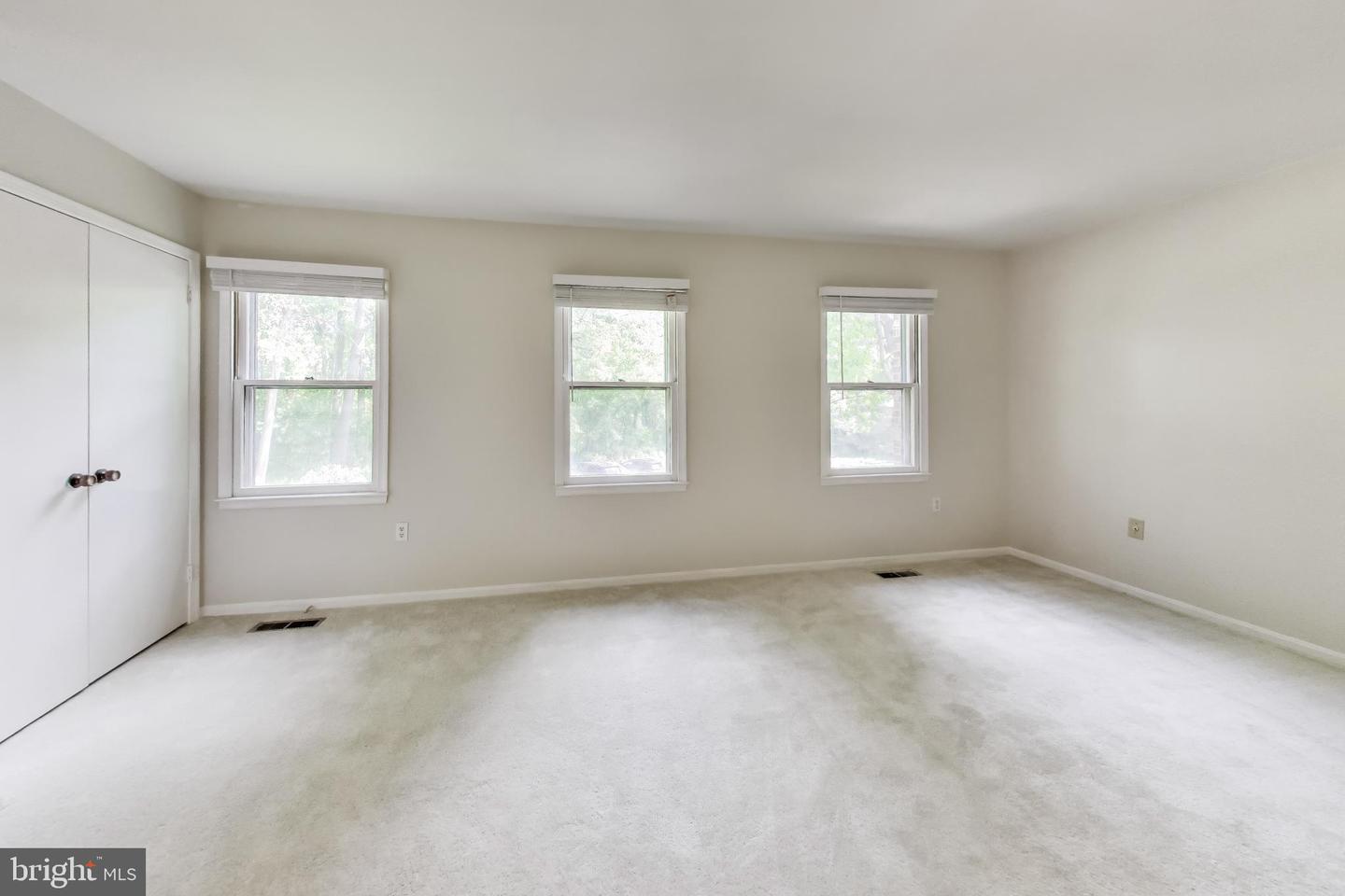 7709 Heatherton Ln Property Photo 19