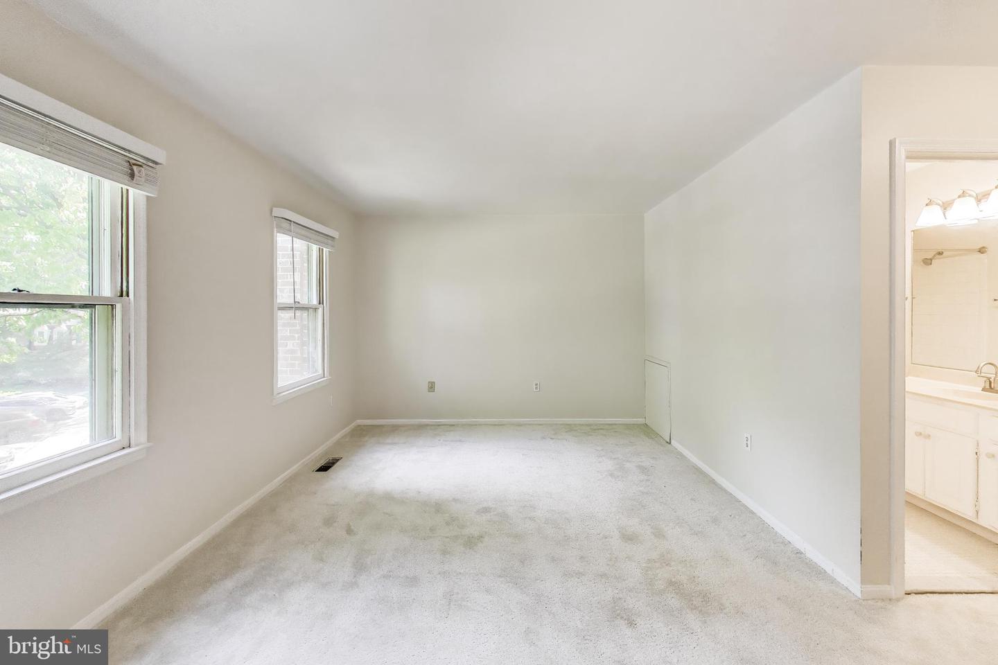 7709 Heatherton Ln Property Photo 20
