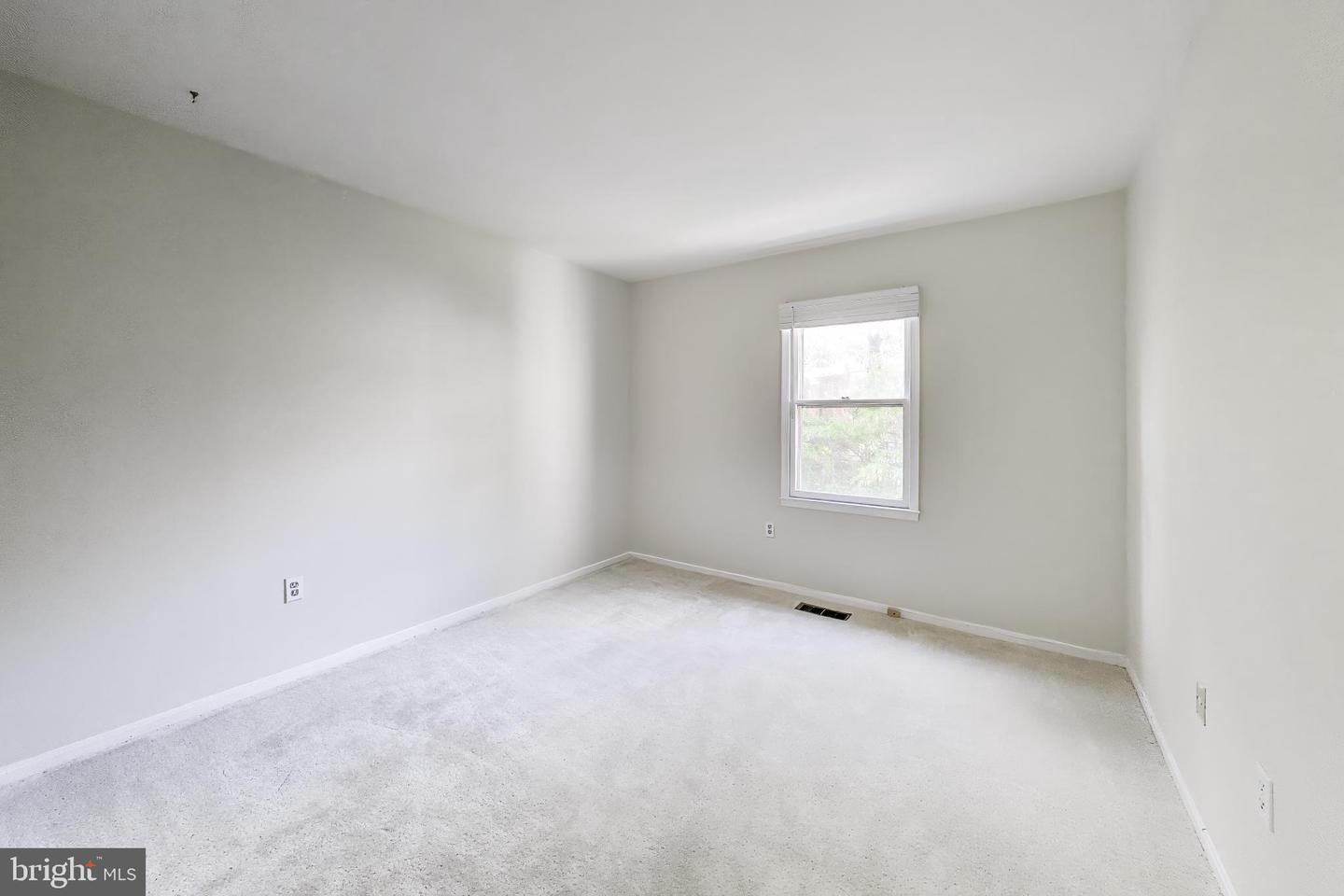 7709 Heatherton Ln Property Photo 25