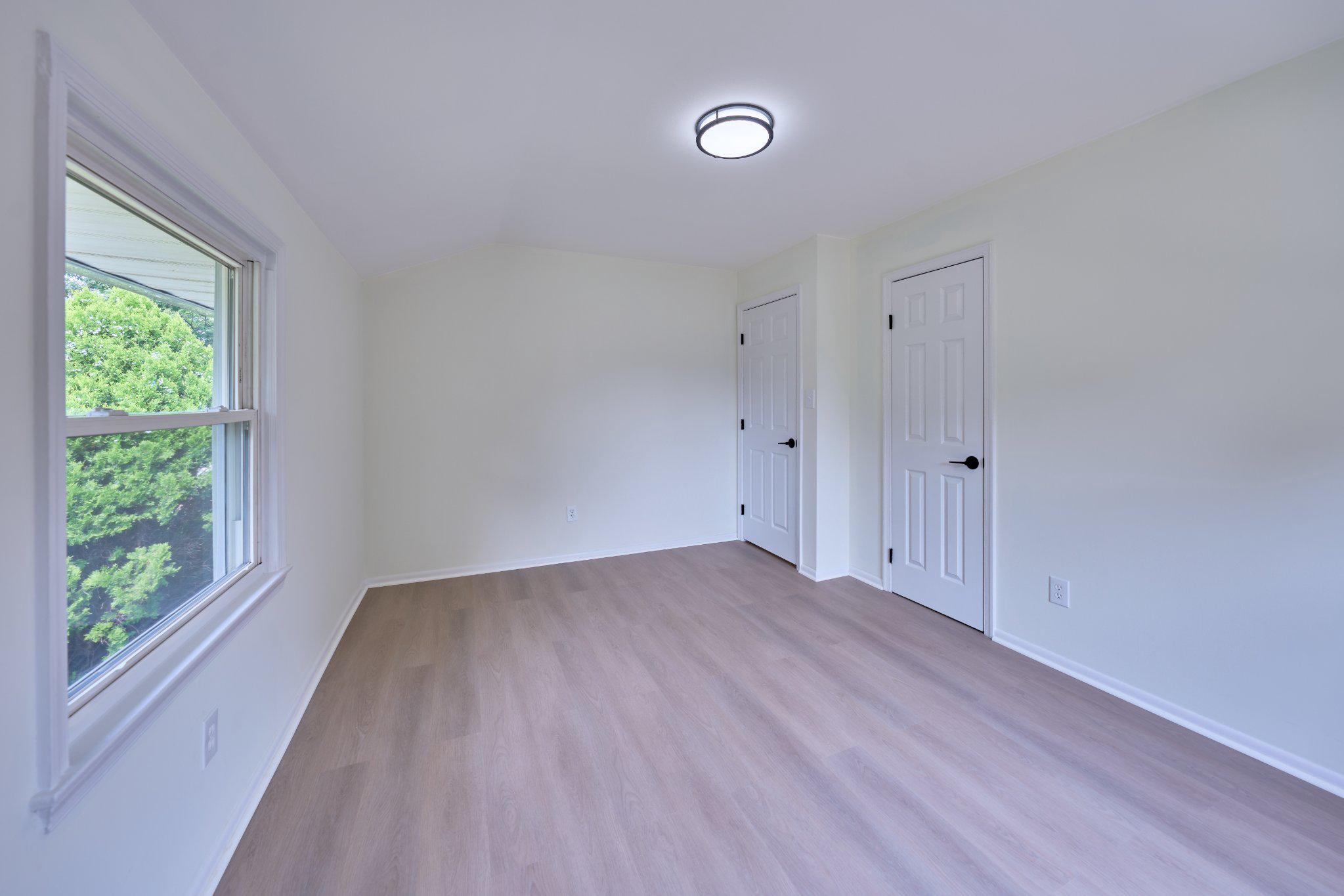2924 Gracefield Rd Property Photo 14