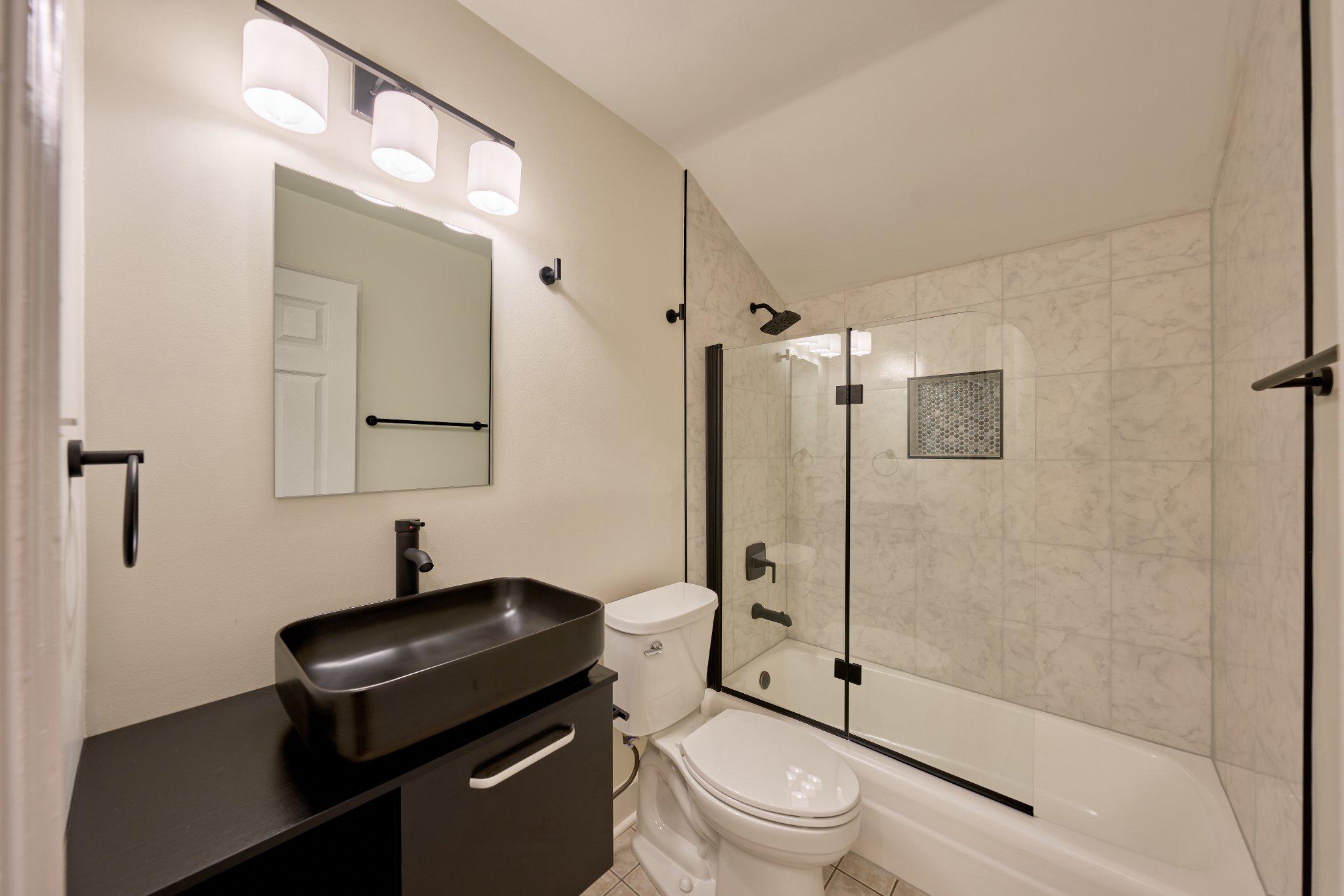 2924 Gracefield Rd Property Photo 16