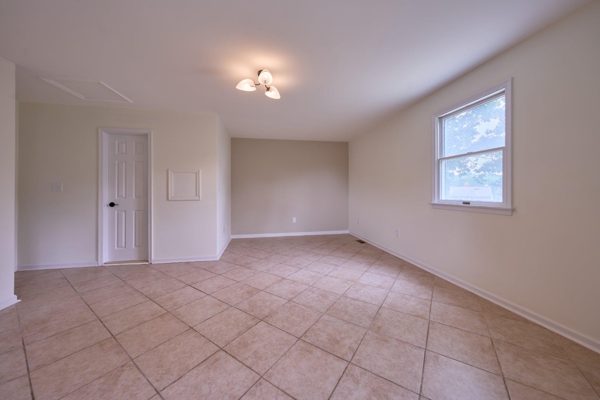 2924 Gracefield Rd Property Photo 22