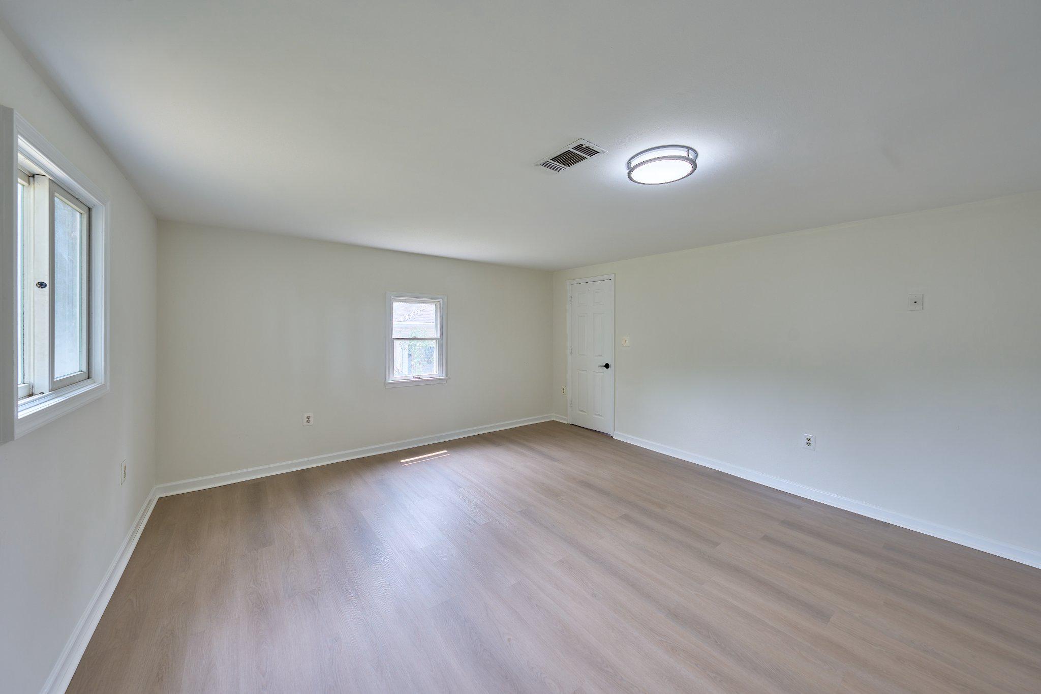 2924 Gracefield Rd Property Photo 40