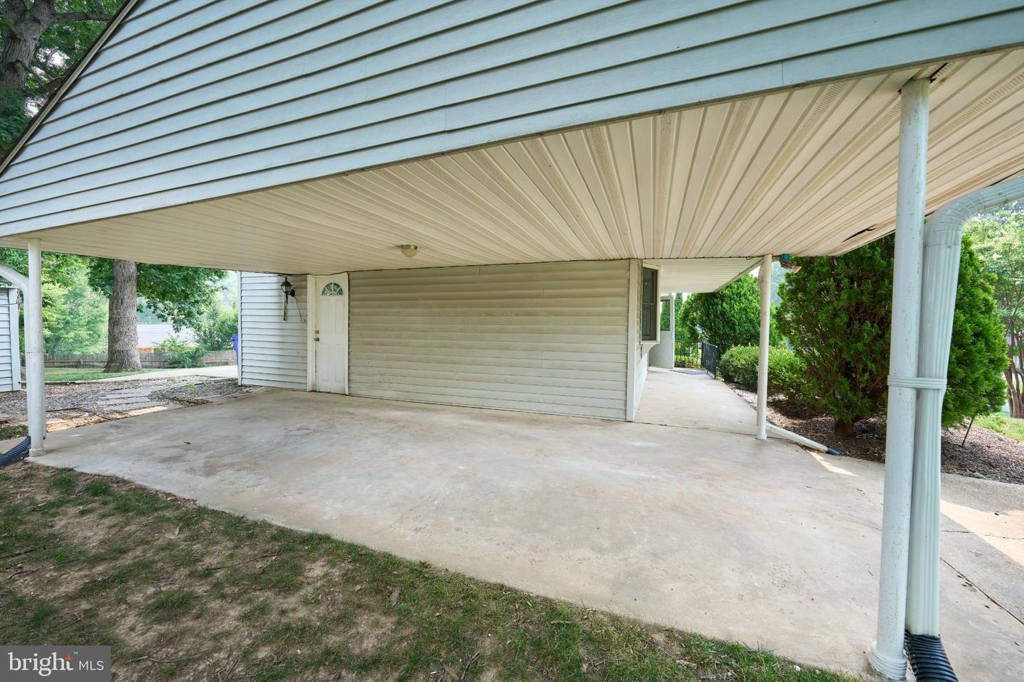 2924 Gracefield Rd Property Photo 49