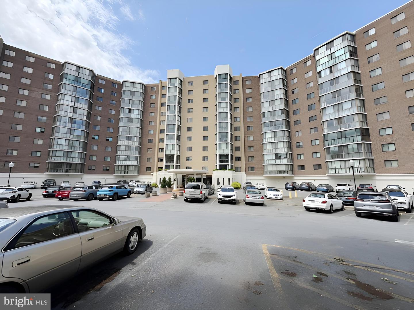 15115 INTERLACHEN DR #3-902 Property Photo 1