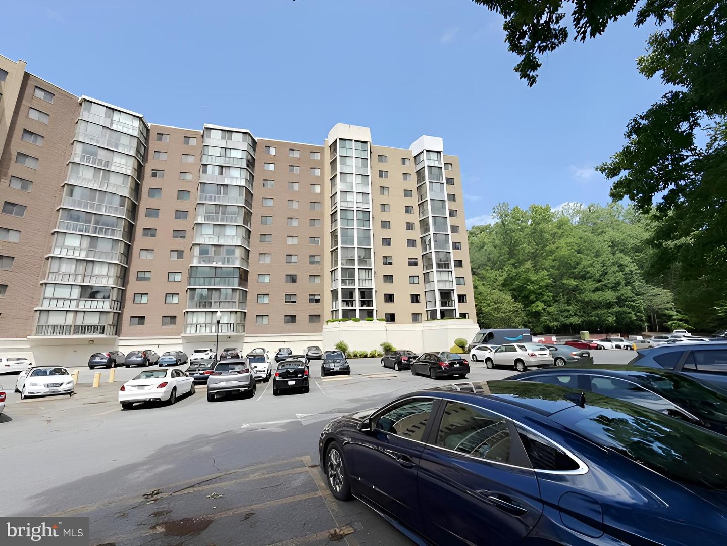 15115 Interlachen Dr #3-902 Property Photo 2