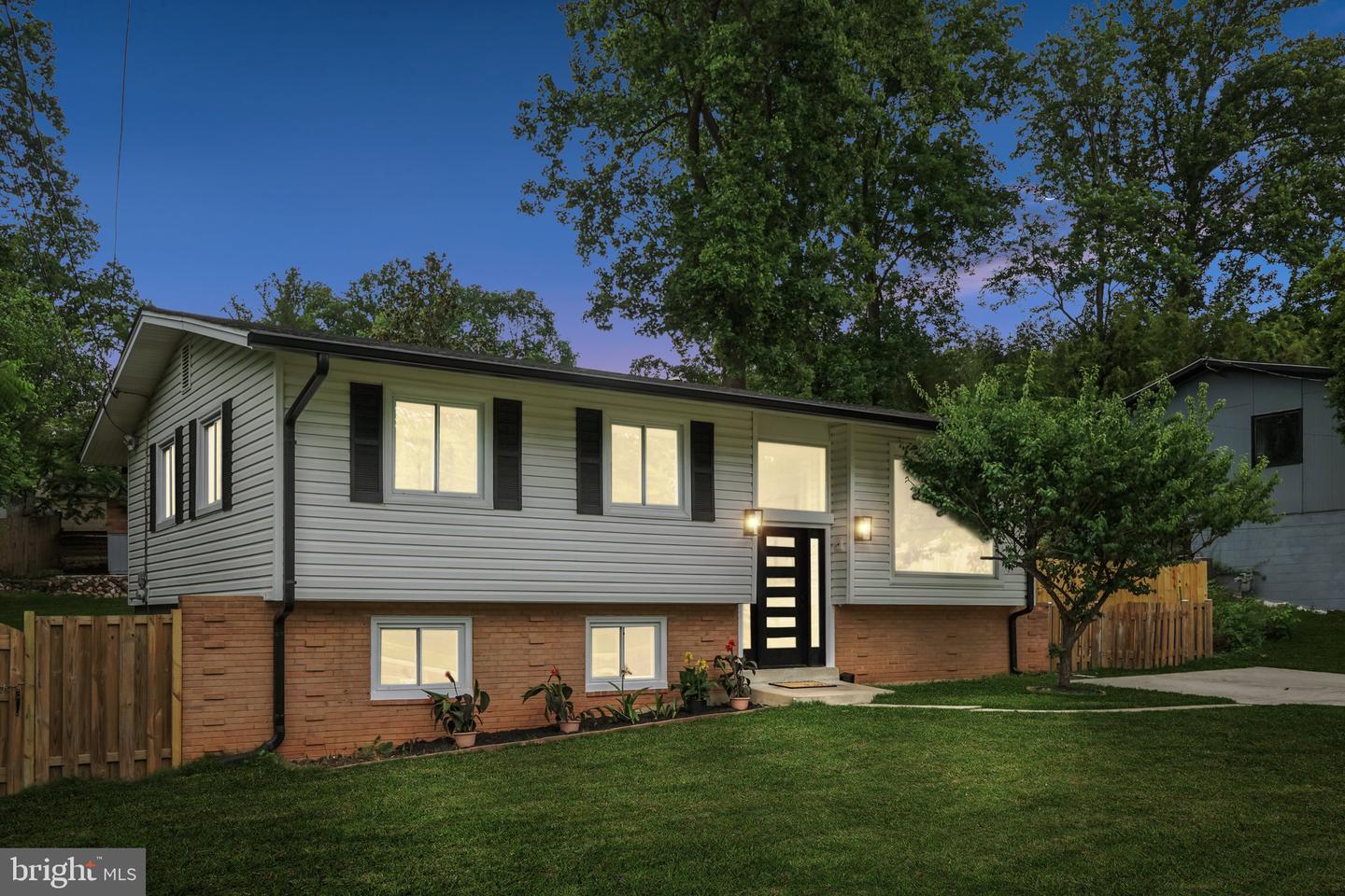 13710 Arctic Ave Property Photo 1