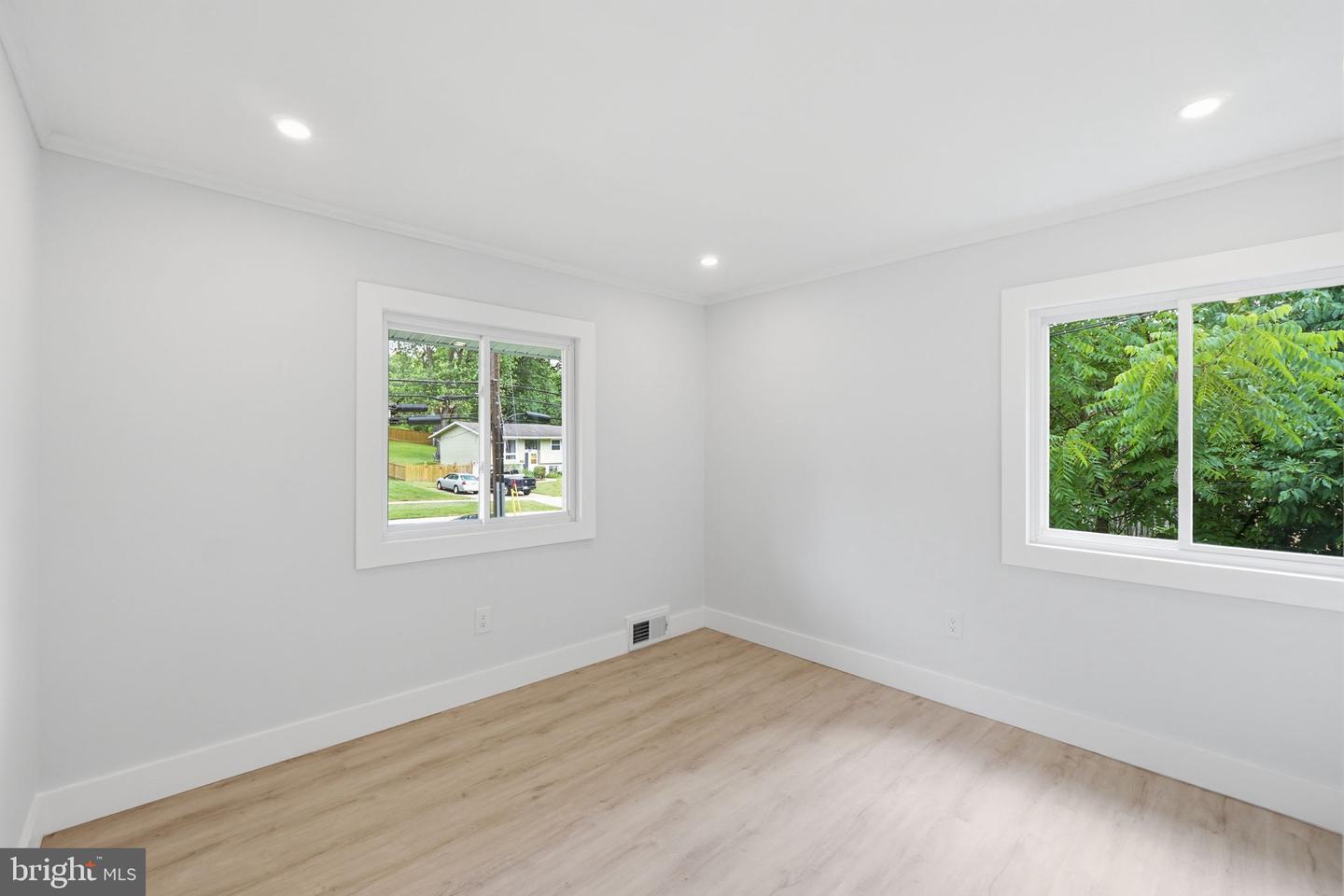 13710 Arctic Ave Property Photo 28