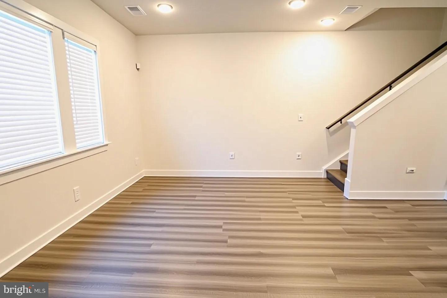12854 Cloverleaf Center Dr #165 E Property Photo 7