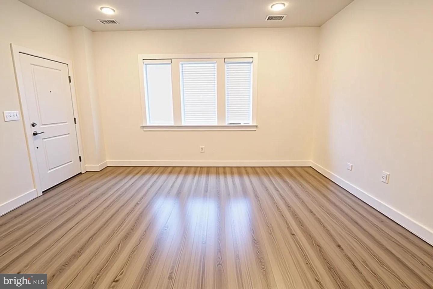 12854 Cloverleaf Center Dr #165 E Property Photo 9