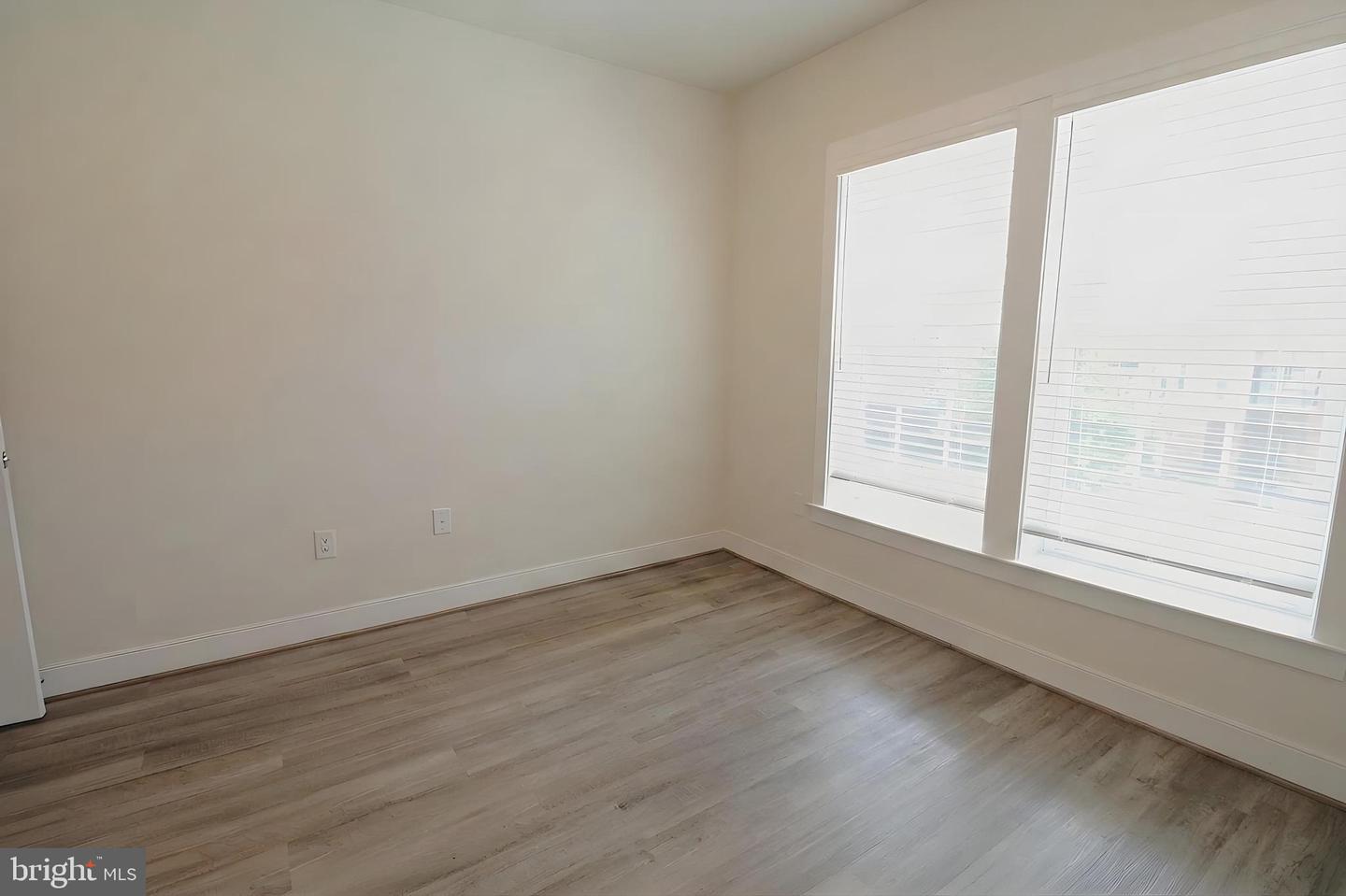 12854 Cloverleaf Center Dr #165 E Property Photo 22
