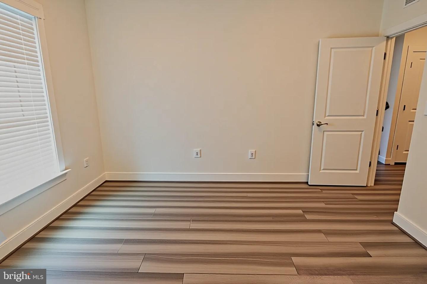 12854 Cloverleaf Center Dr #165 E Property Photo 24