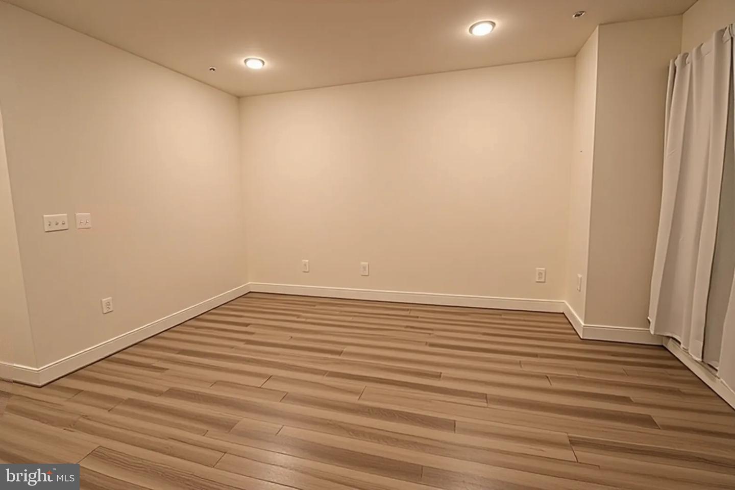 12854 Cloverleaf Center Dr #165 E Property Photo 32