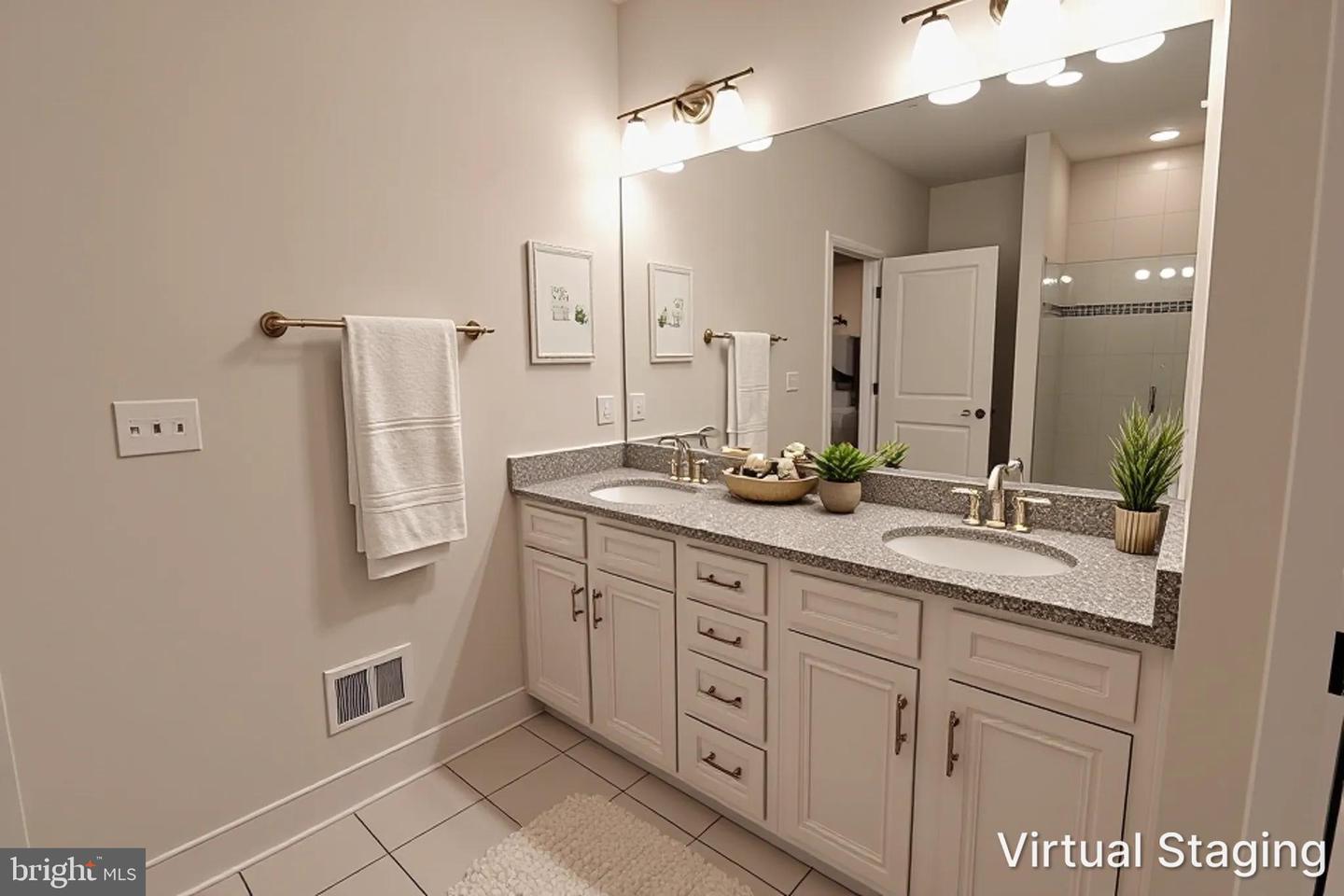 12854 Cloverleaf Center Dr #165 E Property Photo 35