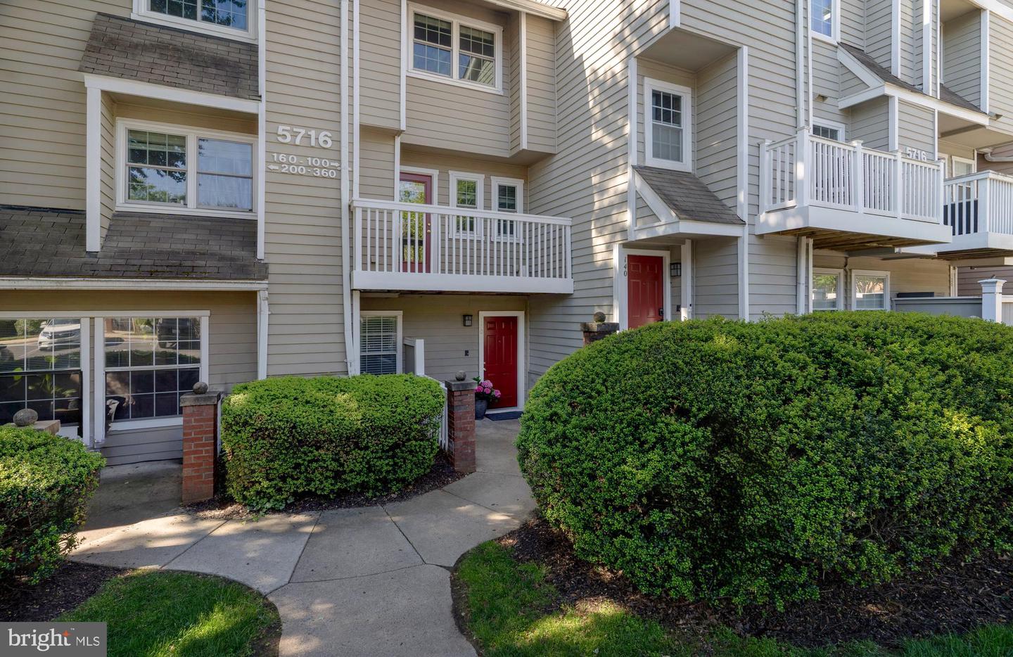 5716 Chapman Mill Dr #150 Property Photo 1