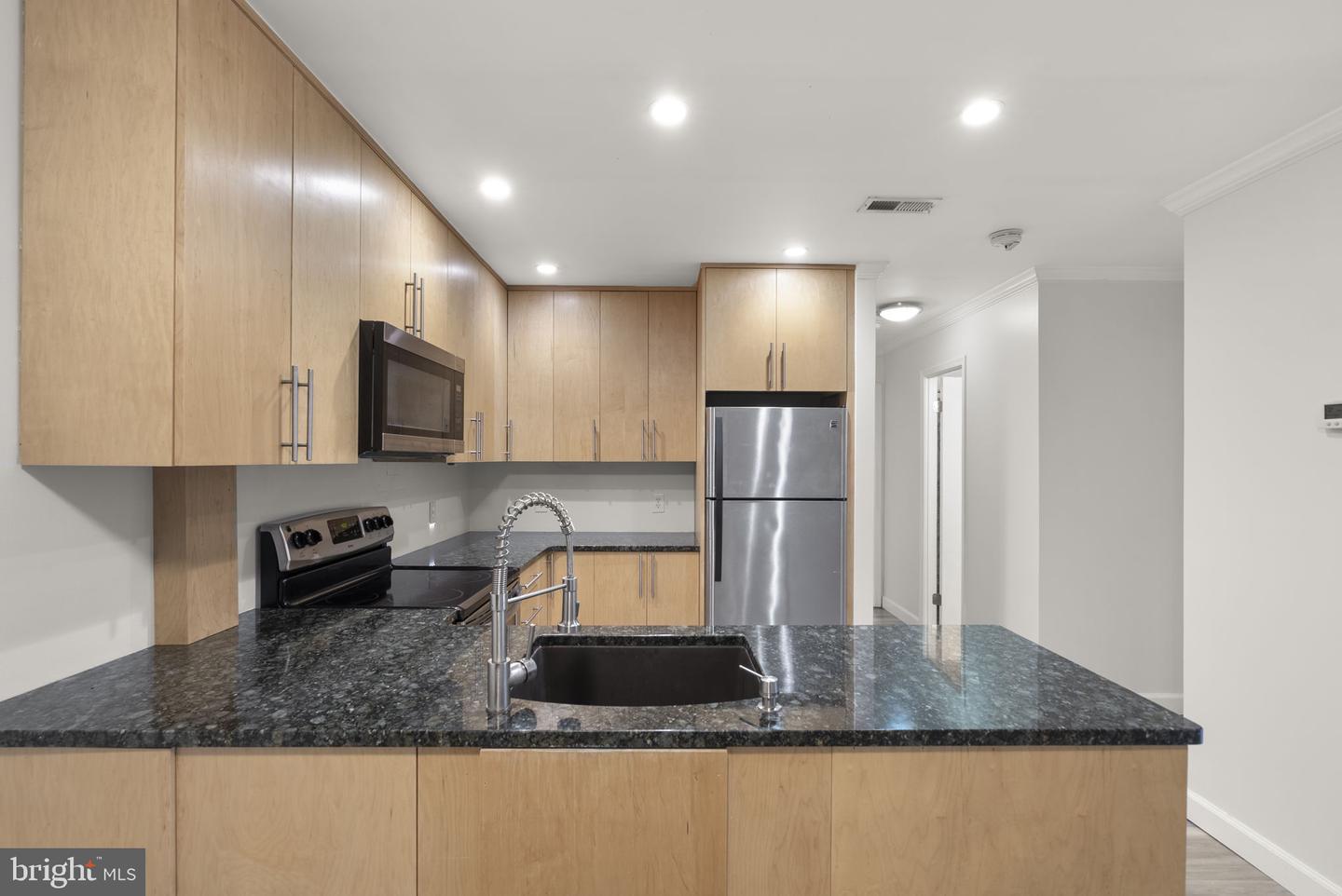 18328 Streamside Dr #304 Property Photo 5