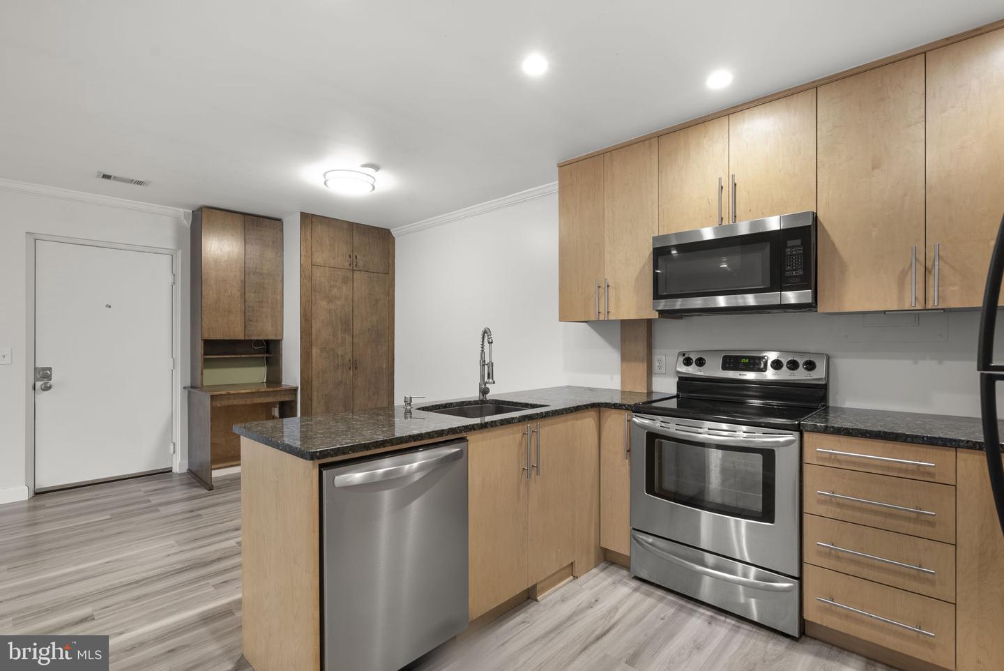 18328 Streamside Dr #304 Property Photo 7
