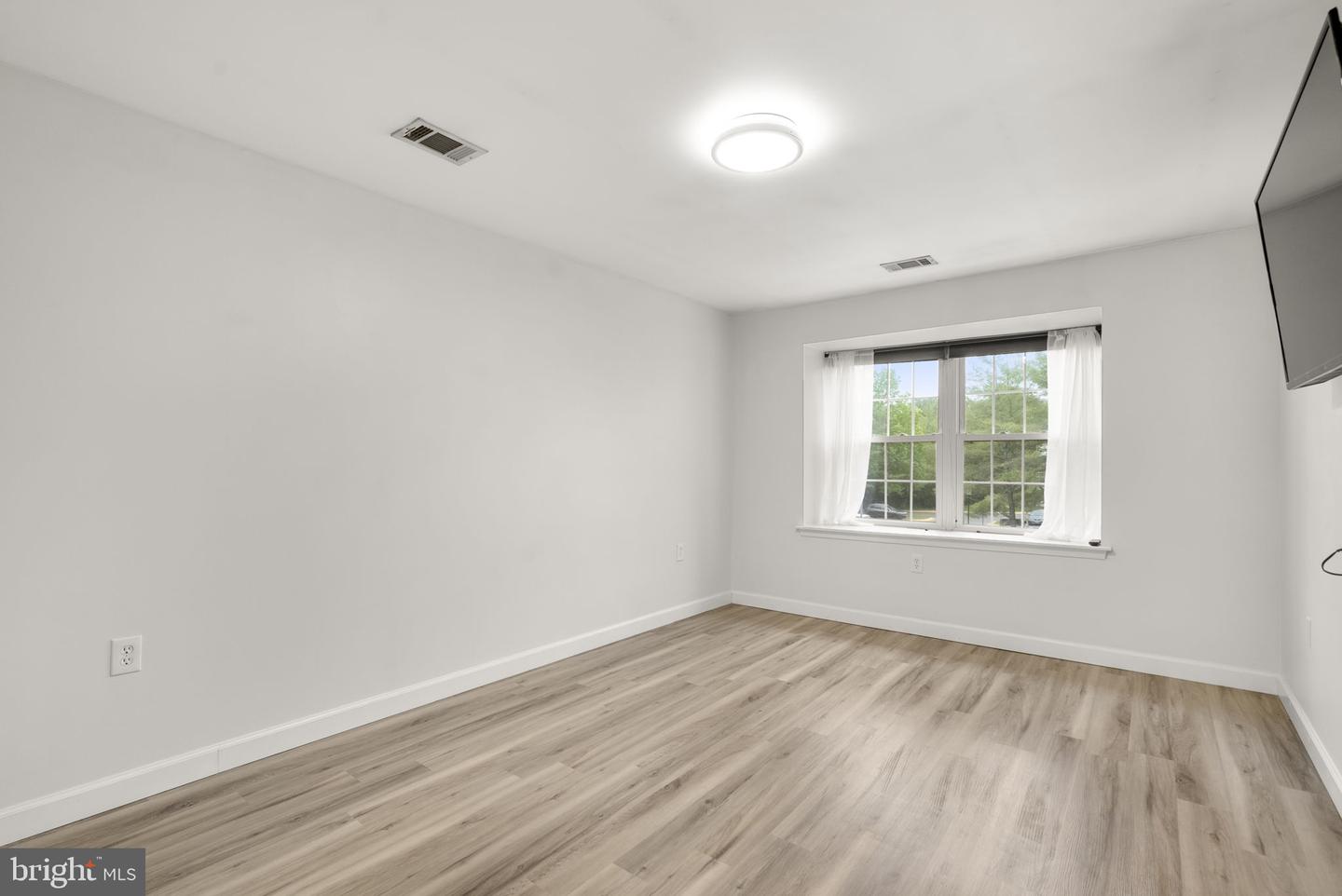 18328 Streamside Dr #304 Property Photo 11