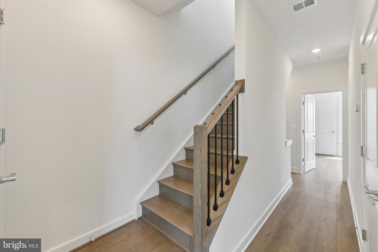 2042 Henson Norris St Property Photo 3