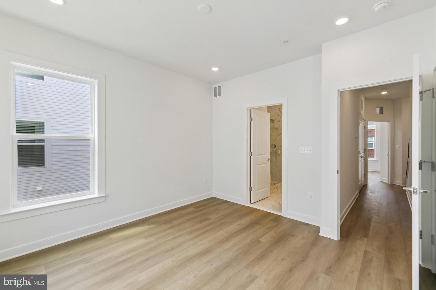 2042 Henson Norris St Property Photo 21