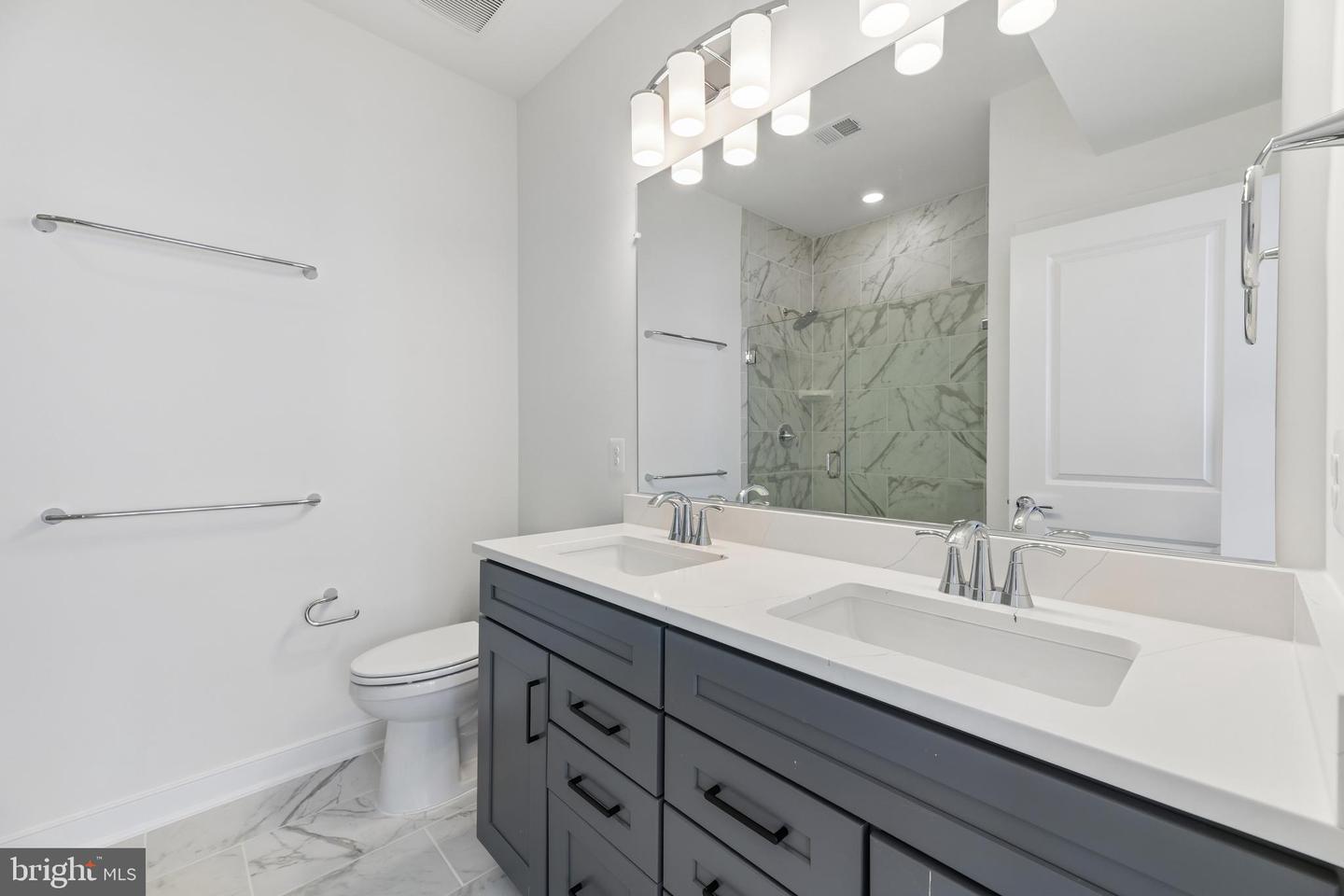 2042 Henson Norris St Property Photo 24