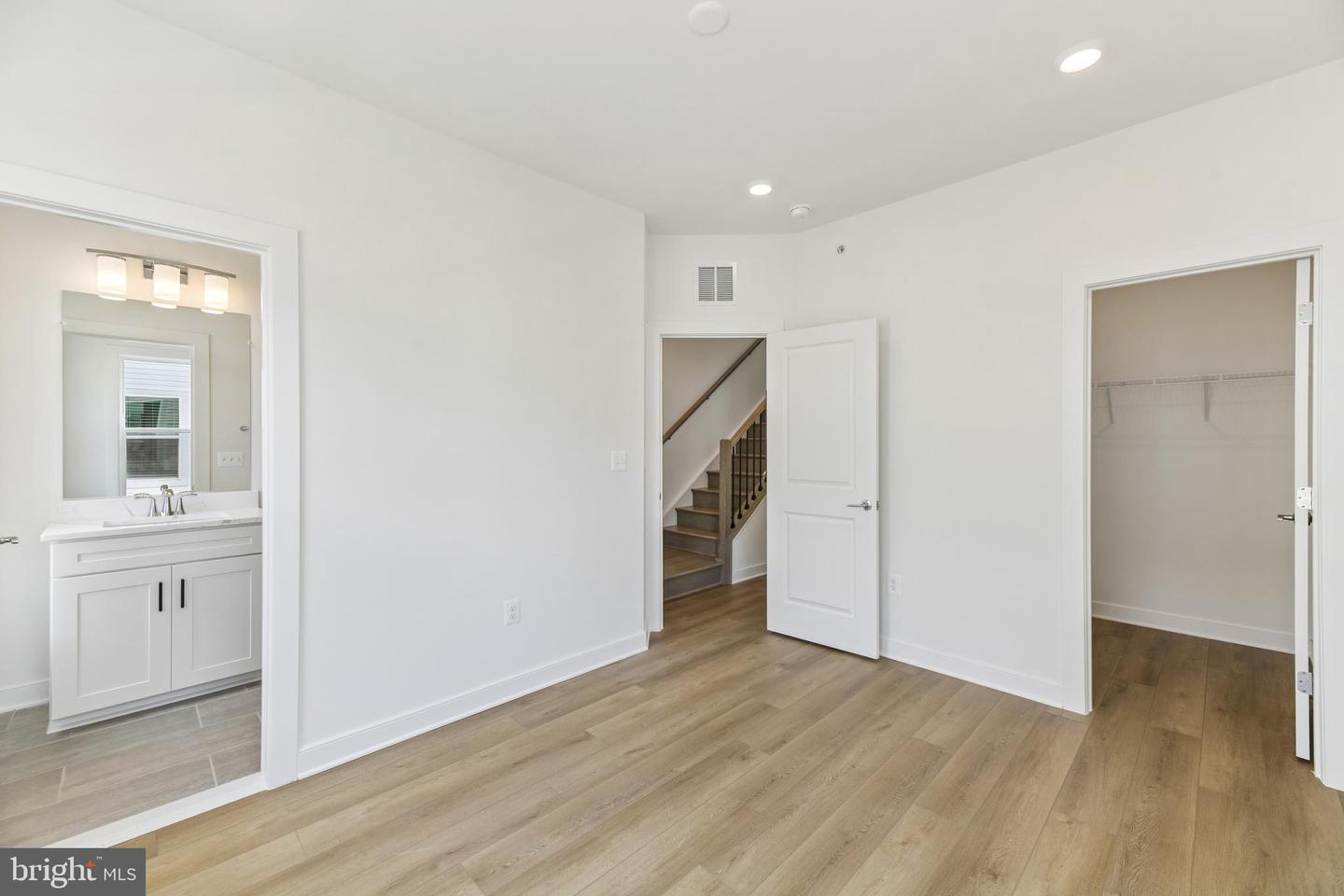 2042 Henson Norris St Property Photo 28