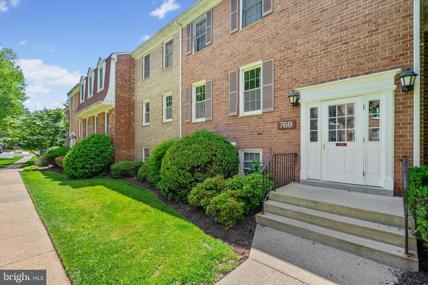 768 Quince Orchard Blvd #768-202 Property Photo 1