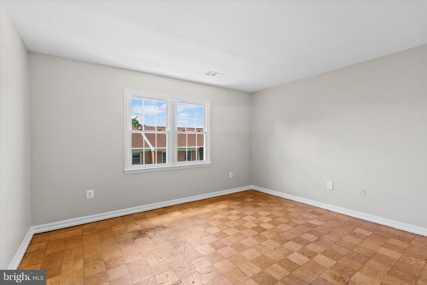 768 Quince Orchard Blvd #768-202 Property Photo 8