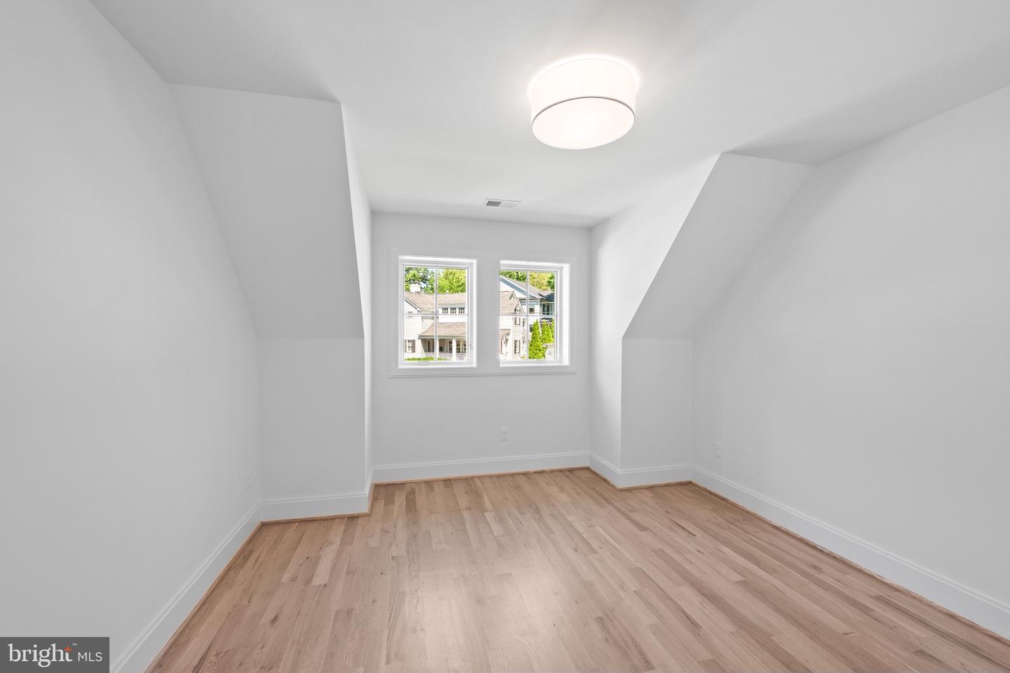 9622 Parkwood Dr Property Photo 29