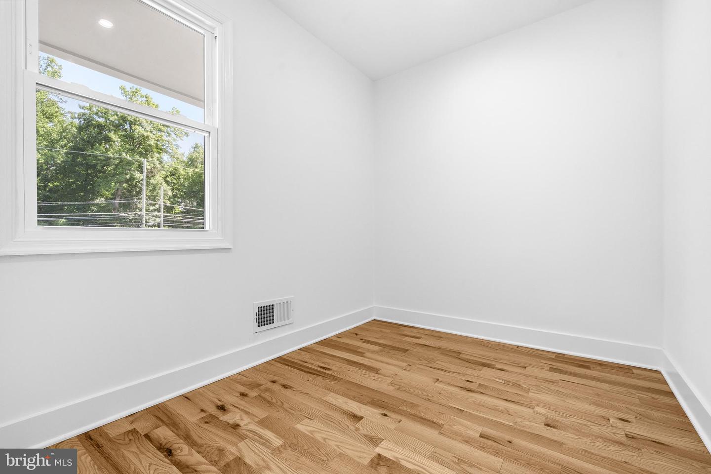 9828 Watts Branch Dr Property Photo 26
