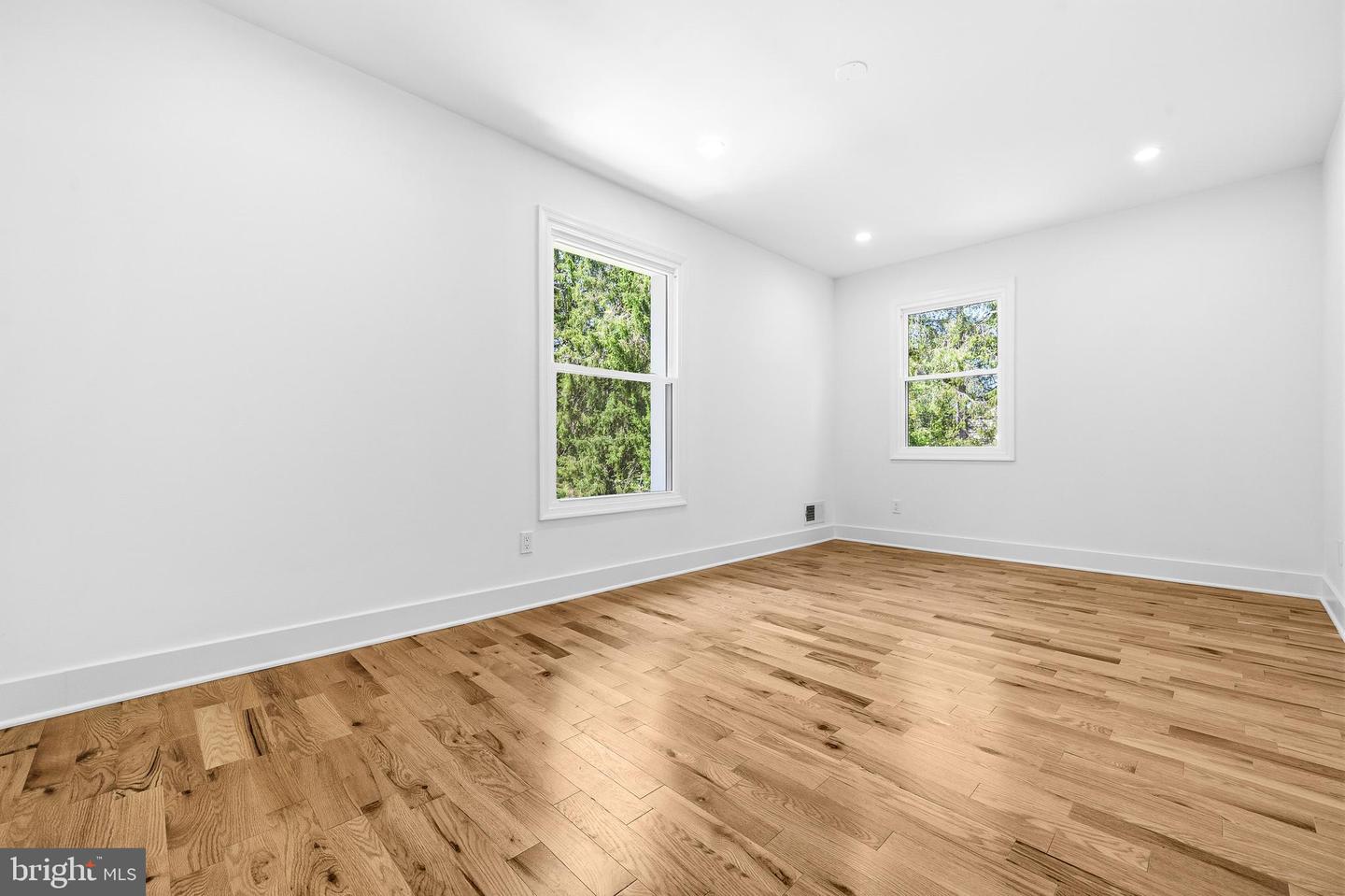9828 Watts Branch Dr Property Photo 29