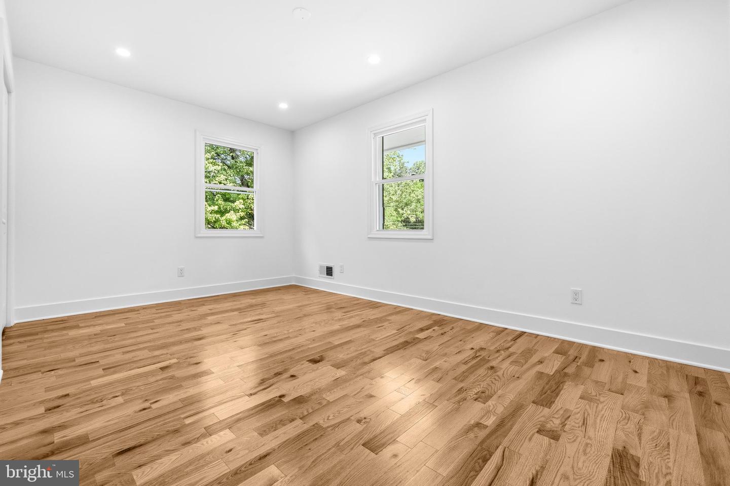 9828 Watts Branch Dr Property Photo 31