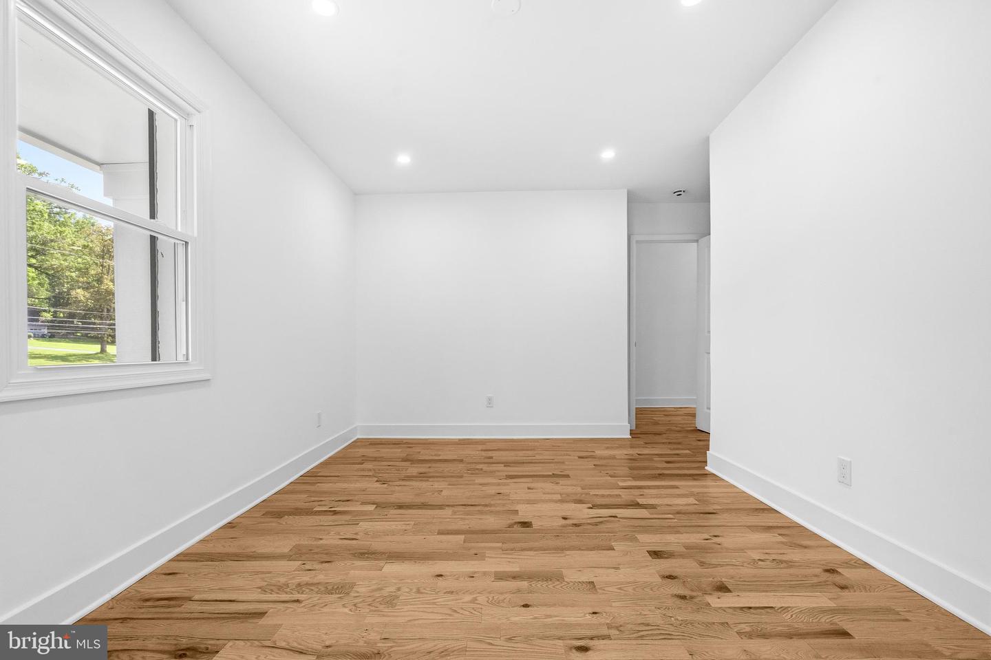9828 Watts Branch Dr Property Photo 32