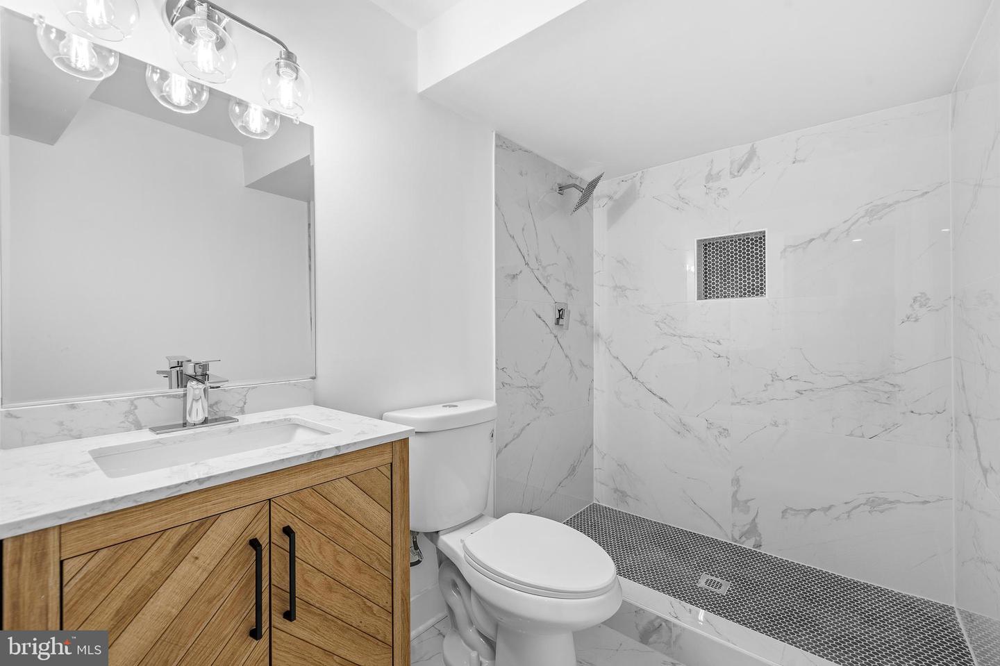 9828 Watts Branch Dr Property Photo 38