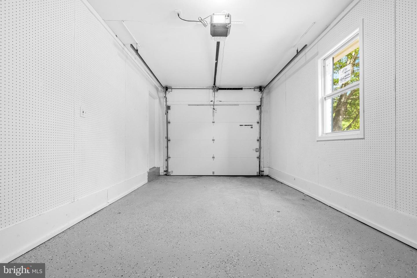 9828 Watts Branch Dr Property Photo 39