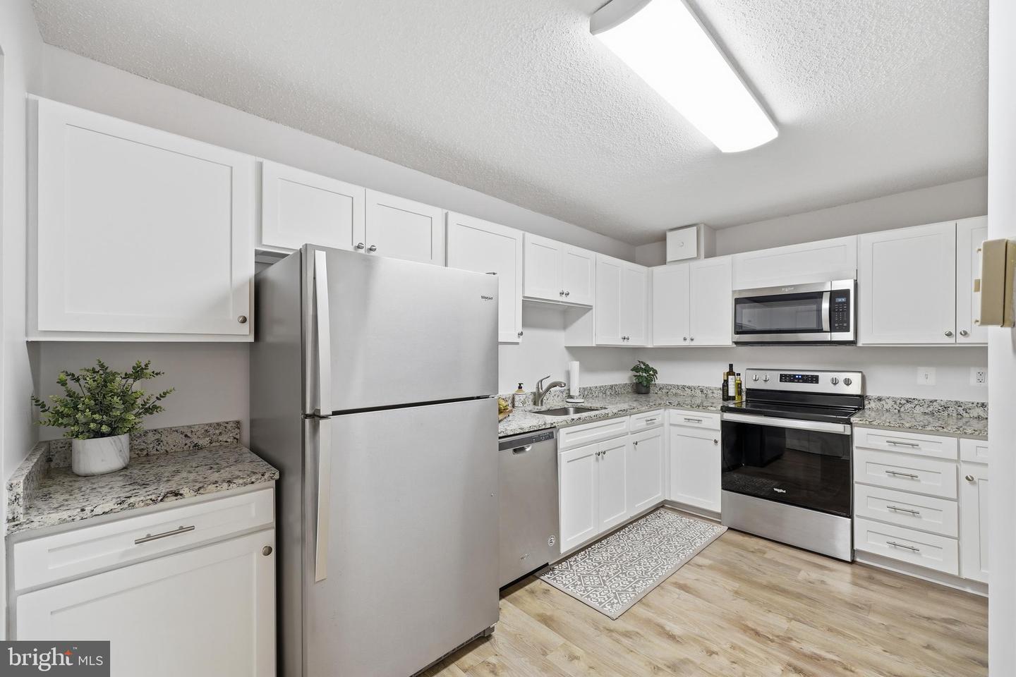 15101 Interlachen Dr #1-224 Property Photo 5
