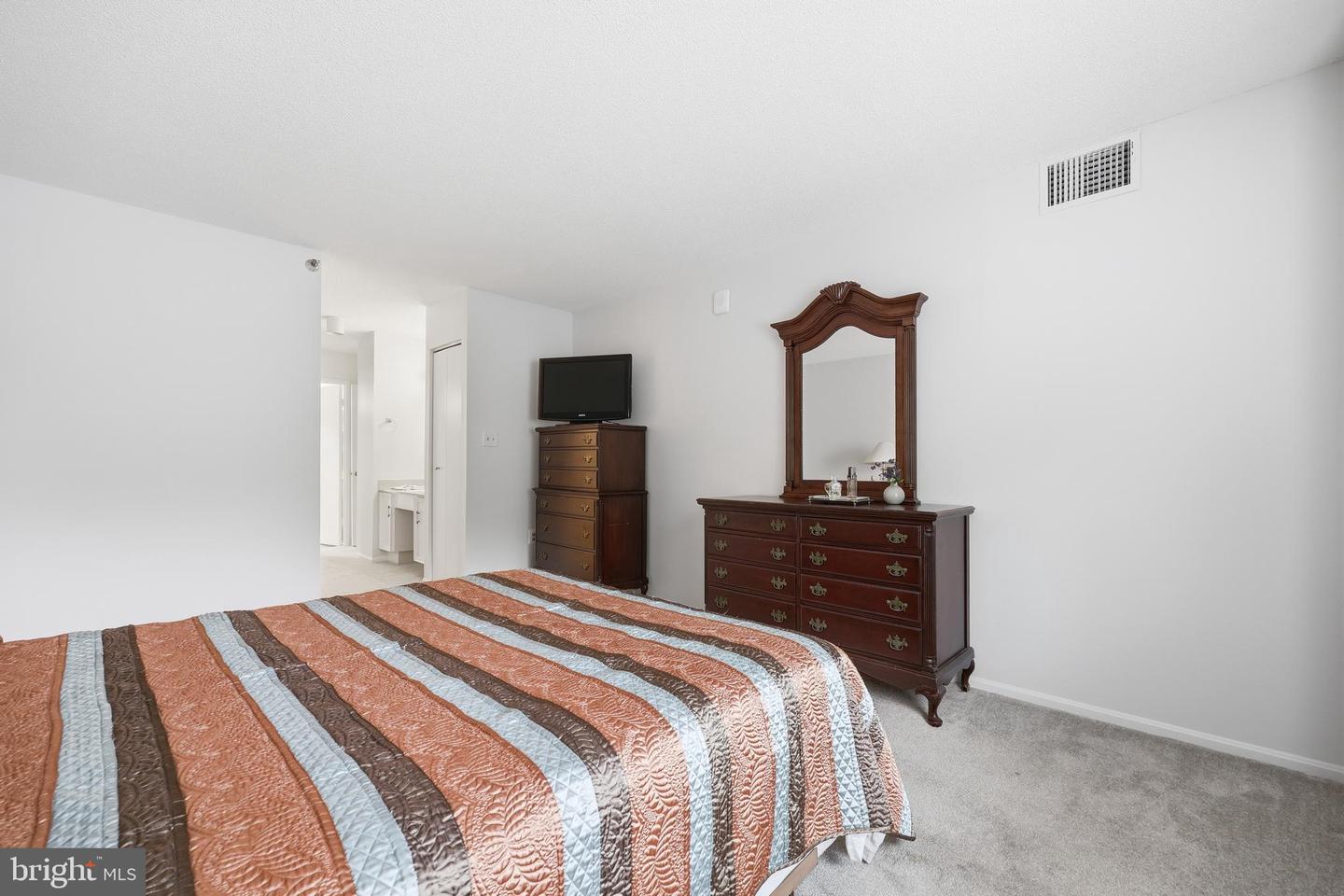 15101 Interlachen Dr #1-224 Property Photo 18