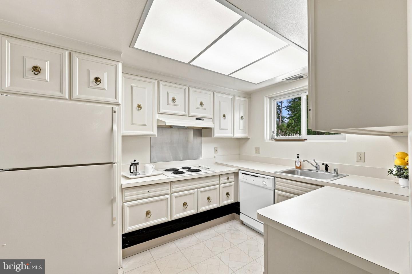 3565 S Leisure World Blvd #21-k Property Photo 19